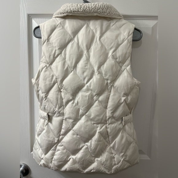 Cream-colored puffer vest - Picture 3 of 4